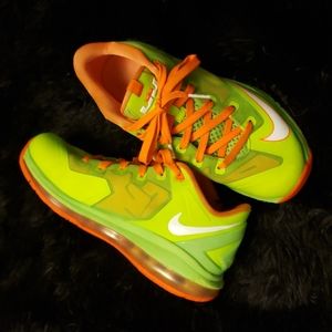 LEBRON JAMES NEON NIKE BASKETBALL SNEAKERS 5.5Y Wmns 7